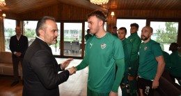 Timsah’a Başkan Aktaş morali