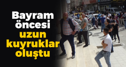 İnegöl’de bayram öncesi banka önünde uzayan kuyruklar