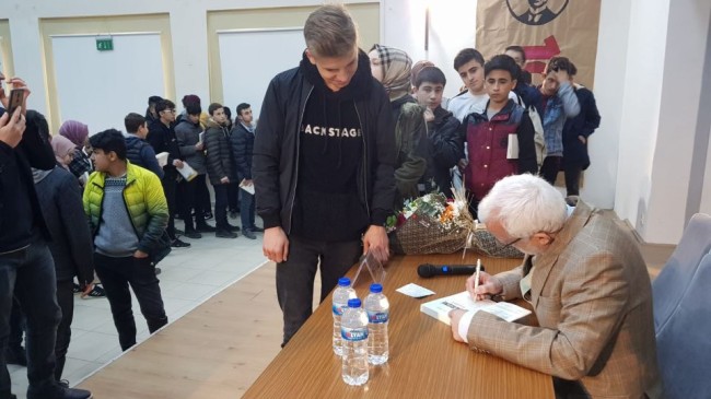 28 Yazar Okullarda Öğrencilerle Buluştu