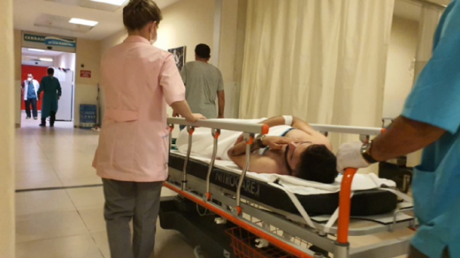 İnegöl’de bıçaklı kavga, yaralı otostopla acile geldi
